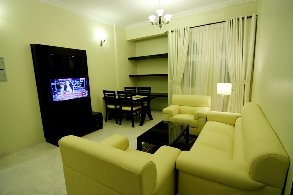 Remas Hotel Suites - Al Khoudh, Seeb, Muscat Kamer foto